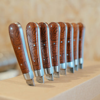 The Cheviot Pocket Folder – Sheffield-Made, UK Legal, Engraved Hardwood Handle