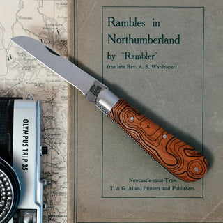 The Cheviot Pocket Folder – Sheffield-Made, UK Legal, Engraved Hardwood Handle